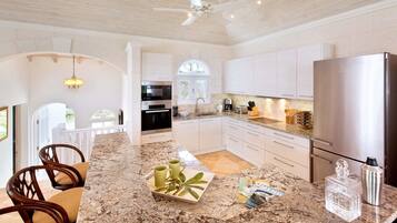 Vila, 2 kamar tidur | Dapur pribadi | Lemari es, microwave, oven, dan mesin pencuci piring