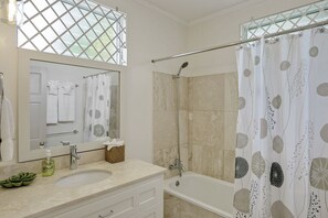 Villa, 4 Bedrooms | Bathroom | Towels - High Trees by RedAwning (Gibbes)