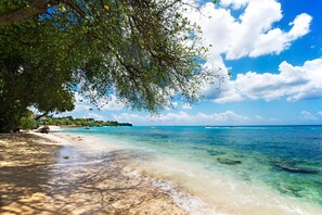 Apartment, 1 Bedroom | Beach - Waterside 402 by Blue Sky Luxury (Paynes Bay)