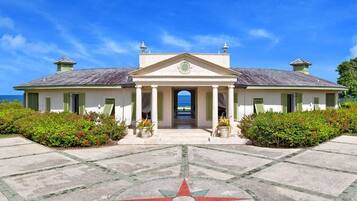 Villa, 4 Bedrooms | Exterior