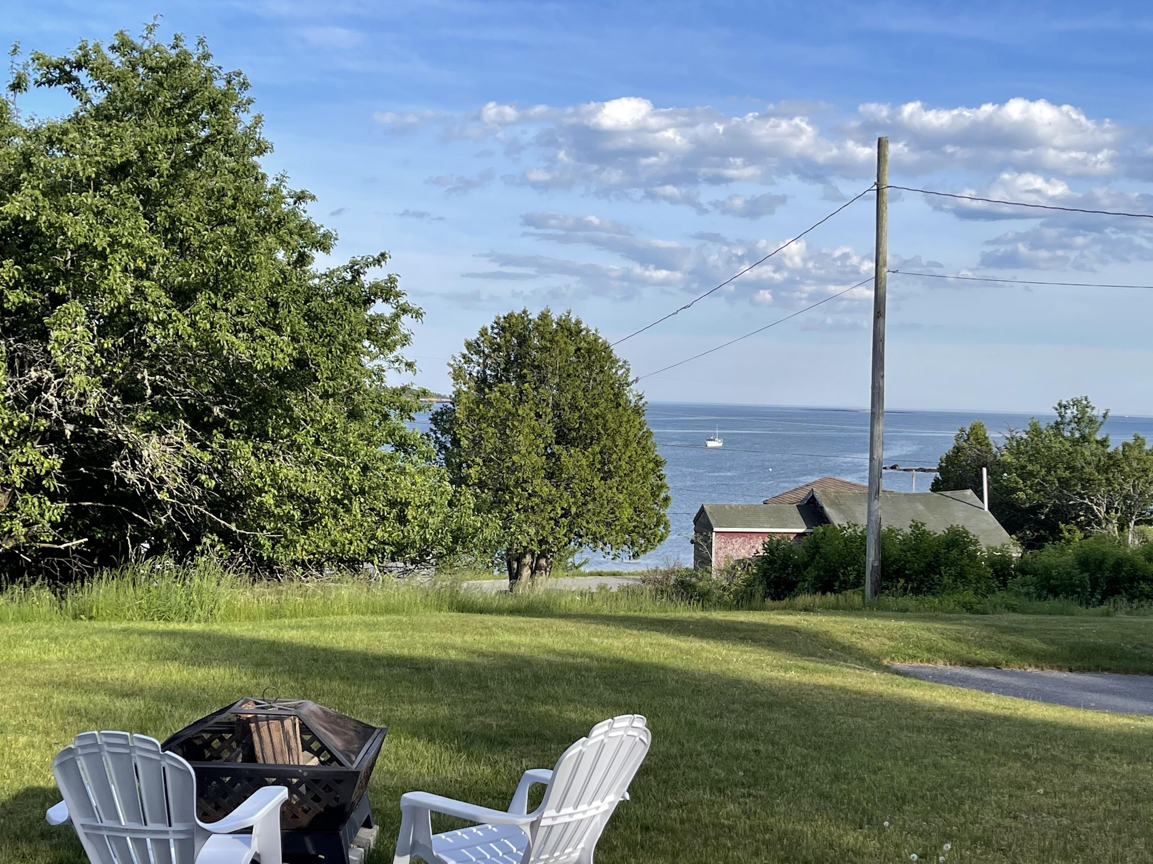  2 bd, 1.5 bath, king bed, hiking & puffin cruise nearby, fire pit