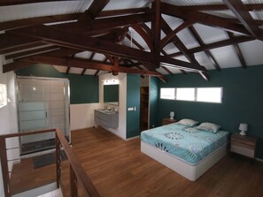 4 chambres, fer et planche à repasser, Wi-Fi, draps fournis