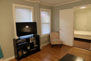 1 bedroom, desk, free WiFi, bed sheets