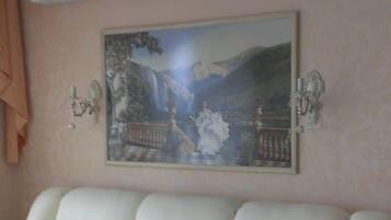 Deluxe Apartment | 2 bedrooms, in-room safe, iron/ironing board, free WiFi