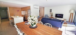 Interior - Stylish Parkside Retreat - Outdoor Pool & Undercover Parking - Randwick (Randwick)