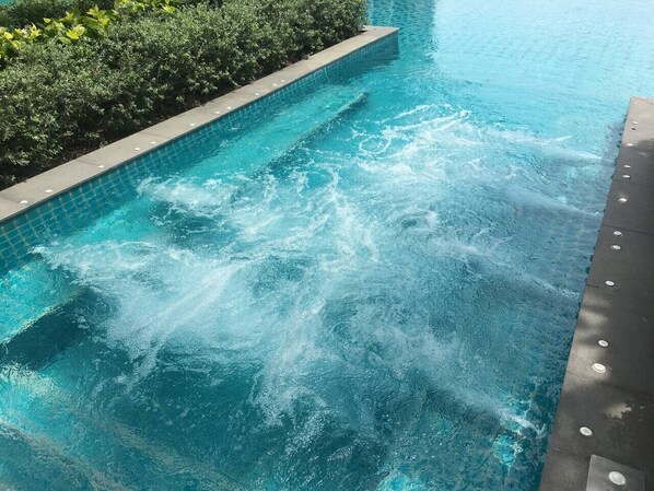 An infinity pool