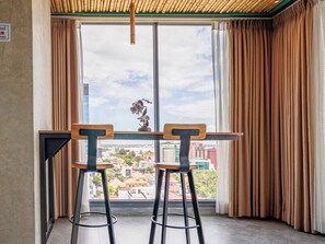Deluxe Studio Suite | Minibar, desk, laptop workspace, free WiFi - CHECK inn Phnom Penh Royal Palace (Phnom Penh)