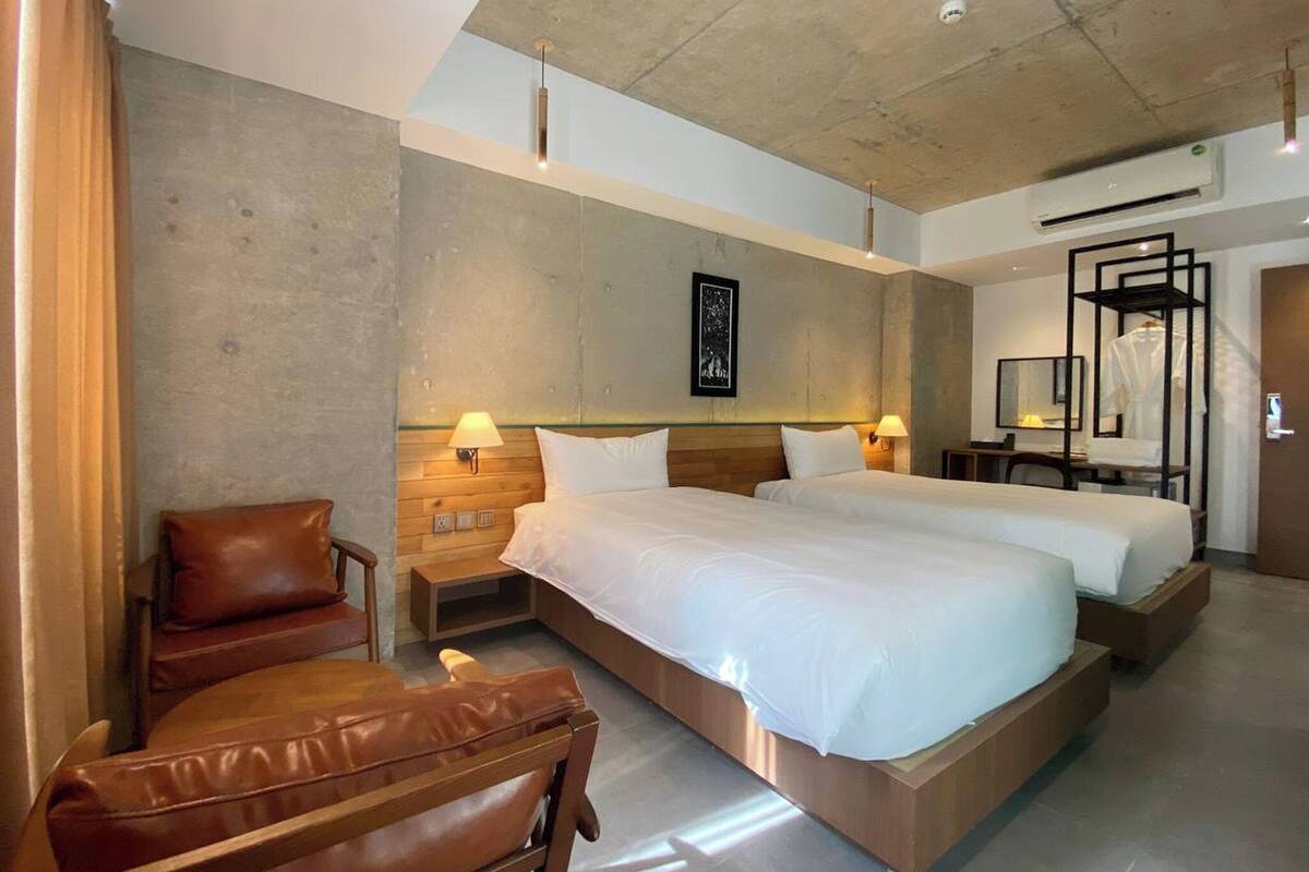 1 bedroom, minibar, desk, laptop workspace