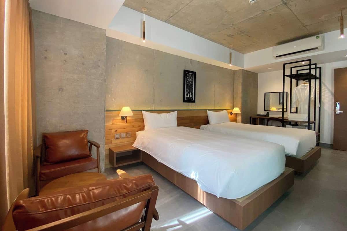Standard Twin Room | 1 bedroom, minibar, desk, laptop workspace