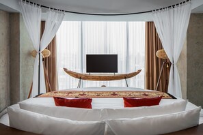 Deluxe Studio Suite | Minibar, desk, laptop workspace, free WiFi - CHECK inn Phnom Penh Royal Palace (Phnom Penh)