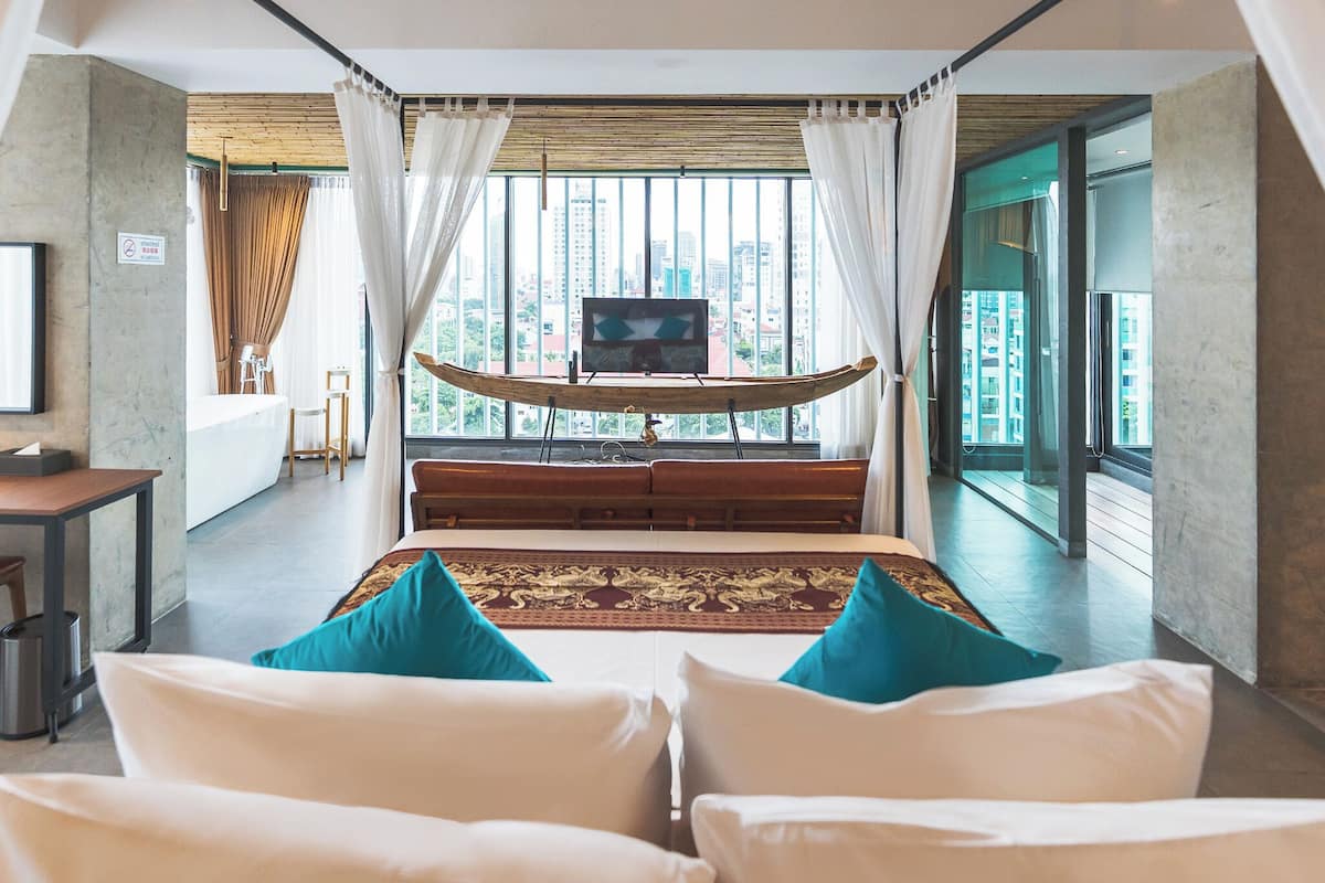 1 bedroom, minibar, desk, laptop workspace