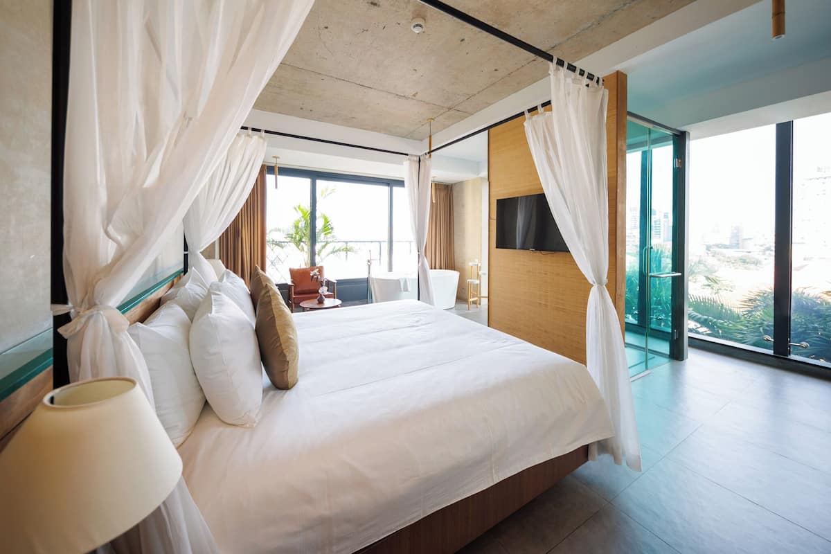1 bedroom, minibar, desk, laptop workspace