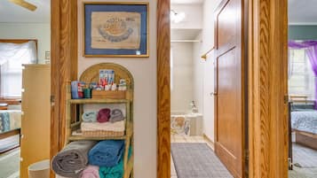 2 bedrooms, desk, iron/ironing board, travel crib