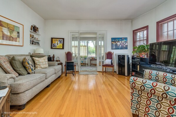 Smart TV, DVD player, music library, stereo