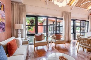 Smart TV, DVD player, stereo