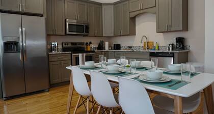 ♥ ️ ERITTÄINEN 2 BR LÄHELLÄ RANNALLA ♥ ️ | 5 minuutin kävelymatka + nukkuu 6