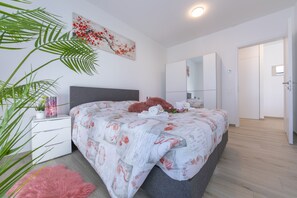 1 bedroom, iron/ironing board, free WiFi, bed sheets - Charming Home, Viganello (Lugano), Switzerland (Viganello (Lugano))