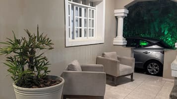 42-inch flat-screen TV with digital channels, TV, Netflix