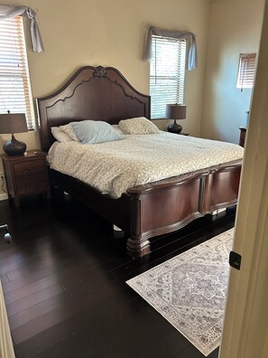 4 bedrooms, desk, iron/ironing board, free WiFi - Sedona Hacienda with Hot Tub, Firepit, Room for 9 and Private Yard. (Sedona)
