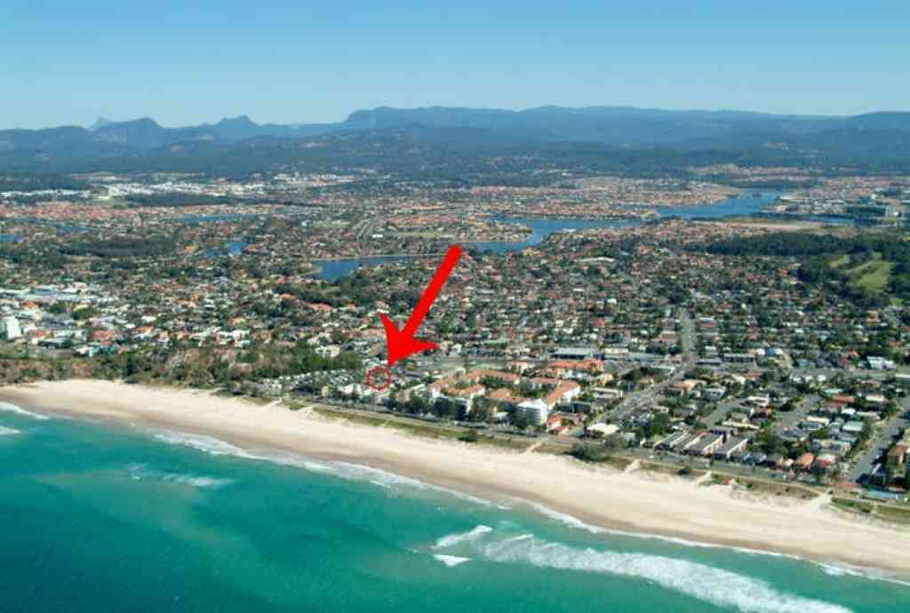 Funky Beach House on the best beach on Gold Coast