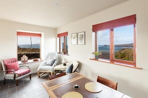Dining - Duinin Cottage 2 bedroom house VRBO (County Kerry)