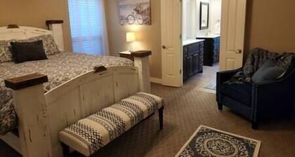 Magnificent Home, w/Game-room, Close to Everything & Canyon