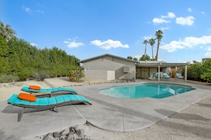 Pool - Sleek and Modern Desert Oasis with Salt Water Pool and Hot Tub by El Paseo (Palm Desert)