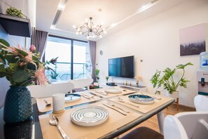 アパートメント 3 ベッドルーム シティビュー (Byn Housing #1) | 客室内のダイニングエリア