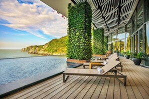 2 indoor pools, outdoor pool - Flamingo Cat Ba Resort – Managed by Flamingo Hotels & Resorts (Hai Phong)