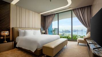 Habitación Premier, 1 habitación, vista al océano (Residence) | Ropa de cama de alta calidad y caja de seguridad en la habitación