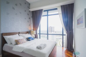 3 bedrooms, iron/ironing board, WiFi, bed sheets - Grand Medini (5pax) WIFI @ JB City Homestay (johore)