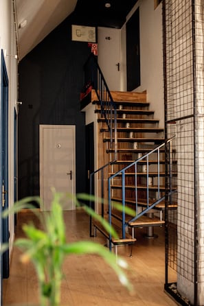 Economy Room, Shared Bathroom | Living area - Mina Hotel Arbat (Vladivostok)