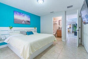 3 habitaciones, tabla de planchar con plancha y cuna de viaje 