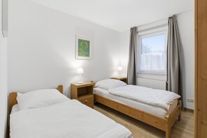 Unclassified image, 4 of 20, button