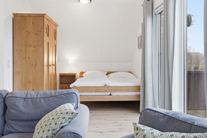 1 slaapkamer, een strijkplank/strijkijzer, reisbedje, wifi