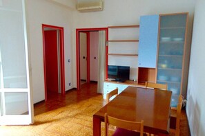 Dining - M245 - Marcelli, three-room apartment with terrace and a / c (Marcelli)