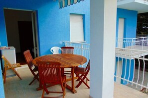 Outdoor dining - M245 - Marcelli, three-room apartment with terrace and a / c (Marcelli)