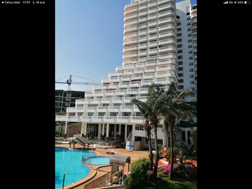 PMY Beach Condo , Saengchan. Accommodation at the sea.