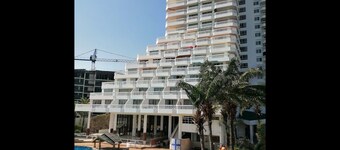 PMY Beach Condo , Saengchan. Accommodation at the sea.