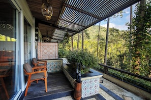 Forest Cabin | Terrace/patio