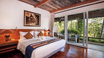 Kabin Mewah (Forest) | 1 kamar tidur, minibar, brankas, dan meja kerja