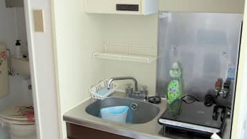 Free bike & free portable WIFI 301 Take it easy | Private kitchen | Fridge, microwave, stovetop, coffee/tea maker