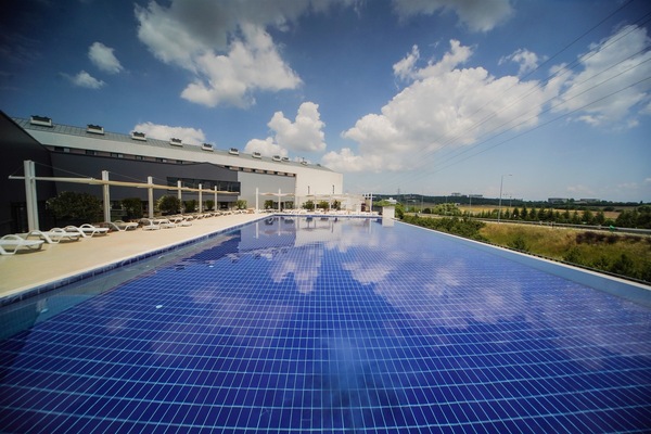 Seasonal outdoor pool, open 10:00 AM to 7:00 PM, sun loungers