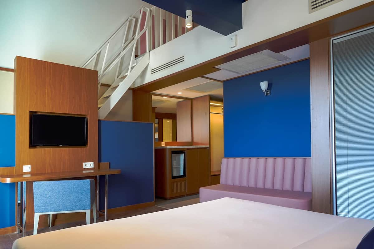 Loft, 2 Bedrooms, Non Smoking | Két bảo mật tại phòng, phòng cách âm