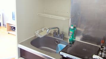 Free bike & free portable WIFI 302 Take it easy | Private kitchen | Fridge, microwave, stovetop, coffee/tea maker