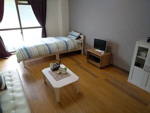 Free bike & free portable WIFI 302 Take it easy | 1 室のベッドルーム、アイロン / アイロン台、WiFi (無料)