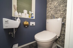 Ferienhaus (Private Vacation) | Badezimmer