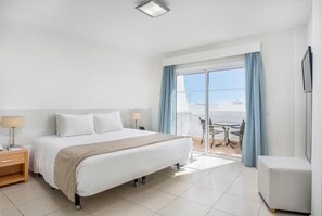 2 slaapkamers, een kluis op de kamer, een bureau