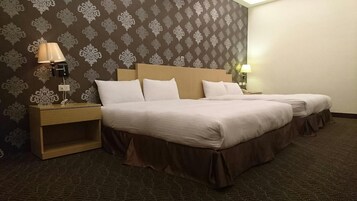 Escritorio, cortinas blackout, sistema de insonorización y wifi gratis 