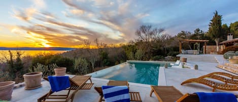 Piscine extérieure, piscine chauffée